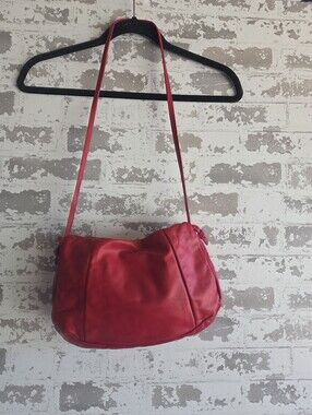 Vintage North Country Leather Red Slouchy Crossbody Shoulder Bag USA Made